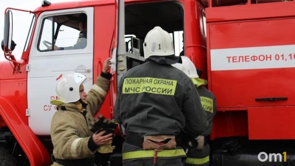 Пожар в омской малосемейке: родители погибли, 3-летний ребёнок не подает признаков жизни