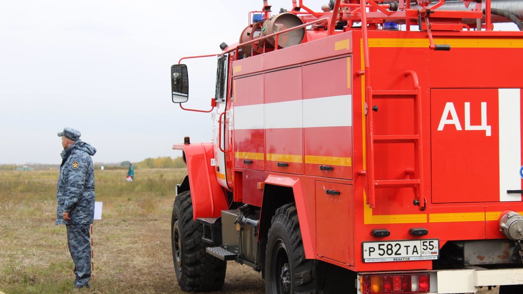 В Воронеже произошел крупный пожар на нефтебазе