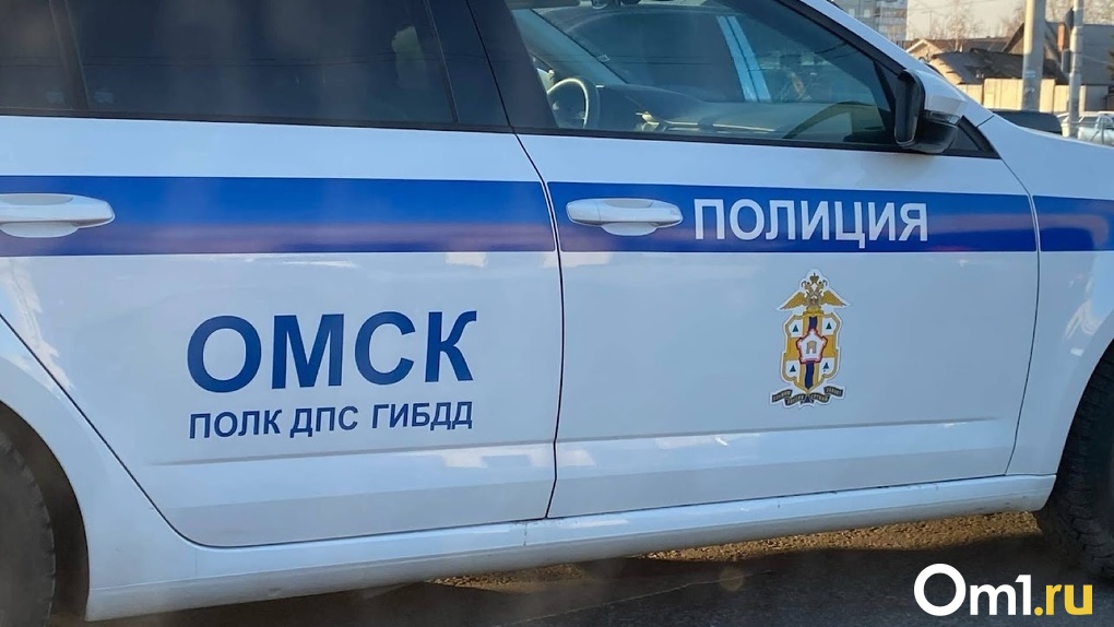Омская полиция разыскивает мужчину, который вынес из квартиры деньги