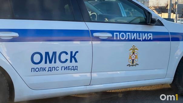 Омская полиция разыскивает мужчину, который вынес из квартиры деньги