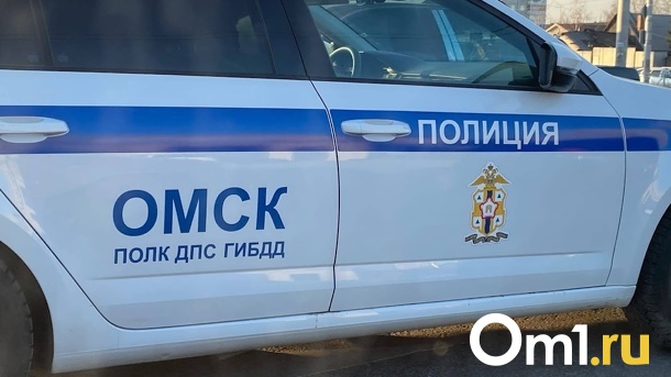 Омская полиция разыскивает мужчину, который вынес из квартиры деньги