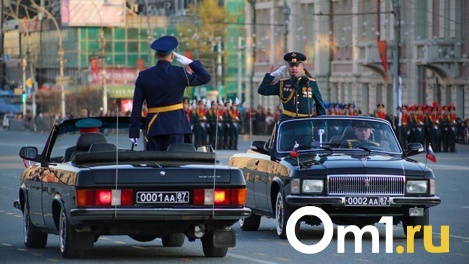 Боевая техника и тысячи портретов героев: как прошло празднование Дня Победы в Новосибирске? LIVE