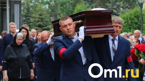 Три поколения омской политики: как в Омске проводили в последний путь Владимира Варнавского