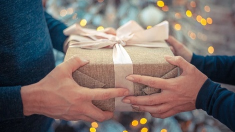 Вместо носков – термобельё. Что омички будут дарить мужчинам на 23 Февраля?