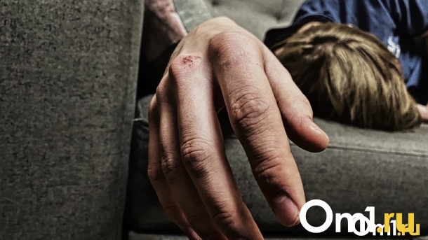 Жили рядом с трупом. В омской многоэтажке нашли сгнившего мужчину