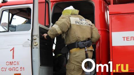 В Омске пять пожарных машин отправились тушить несуществующий пожар