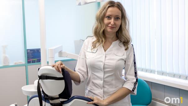 Как у звезды Голливуда: новосибирский стоматолог раскрыла секрет белоснежной улыбки