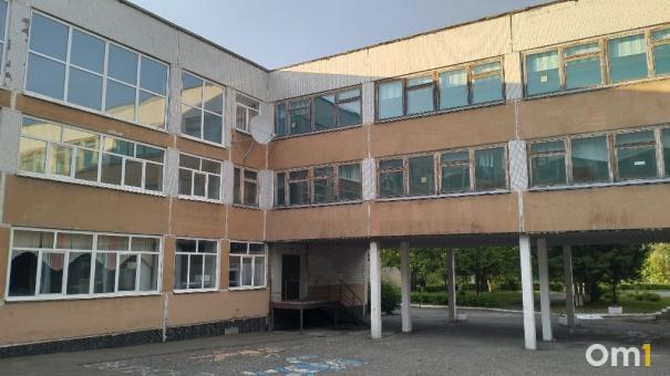 Топ худших школ Новосибирска по отзывам учеников и родителей