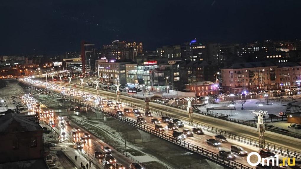 Омск встал в 10-балльные пробки