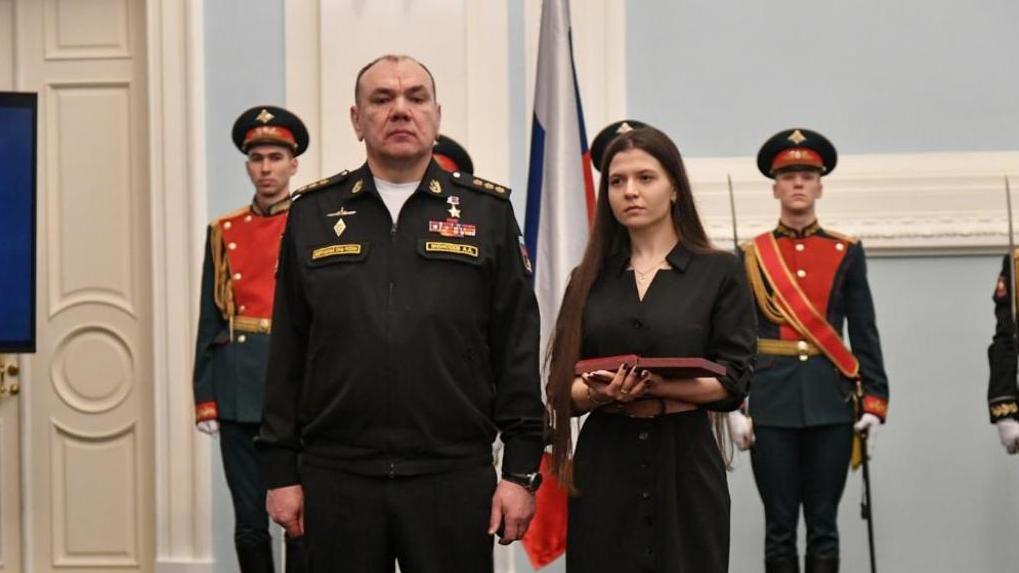 Семью омича, погибшего в ходе СВО, наградили звездой Героя России