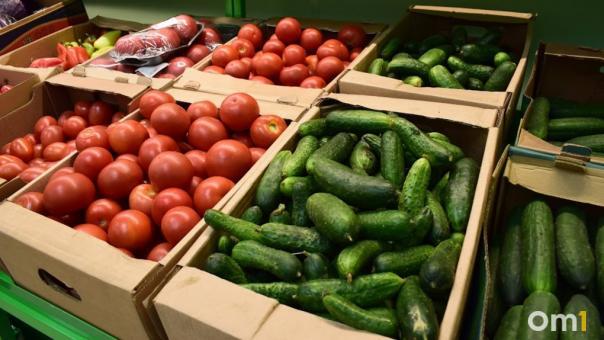 Огурцы за 700 рублей: новосибирцы пожаловались на резкое подорожание овоща