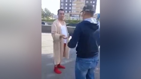 Новосибирца в красных трусах задержали после скандальной фотосессии у памятника