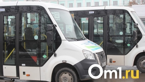 В Омске на Богдана Хмельницкого столкнулись две маршрутки с пассажирами