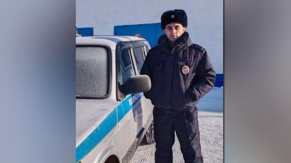Полицейский спас омича, который мог заживо замёрзнуть