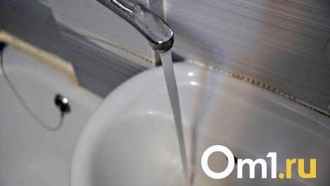 «Руки воняют, у детей аллергия»: новосибирцы пожаловались на неприятный запах воды из-под крана