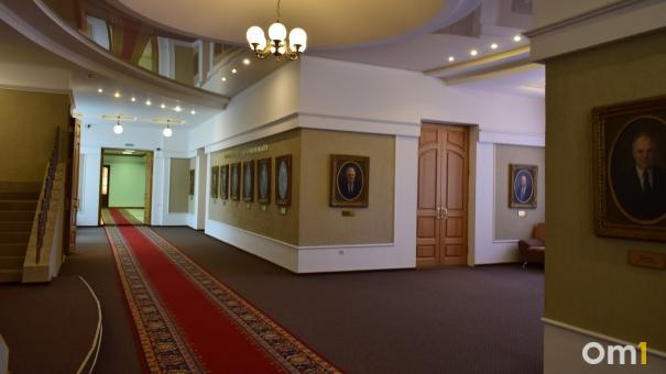 Виталий Хоценко подписал распоряжение о переназначении заместителей министра финансов Омской области