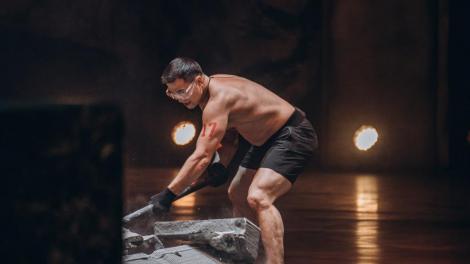 Космонавт против бетона: Анна Кикина и Роман Власов за 16 минут покорили ледяной ад «Титанов»