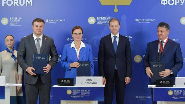 Виталий Хоценко рассказал об участии Омской области в Петербургском экономическом форуме