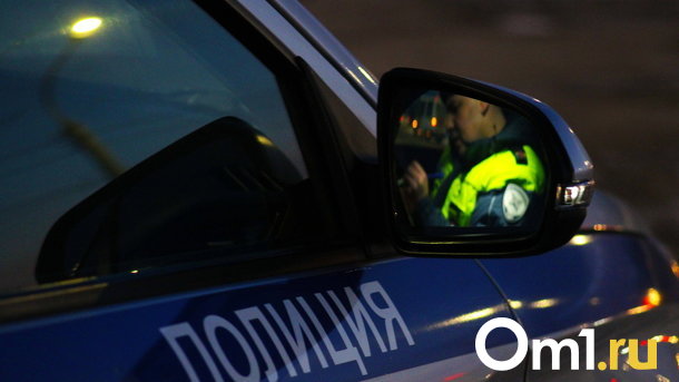 В Омске у метромоста водитель «Тойоты» сбил регулировщика