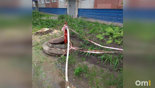 На Левом берегу многоэтажку подключили к воде шлангом