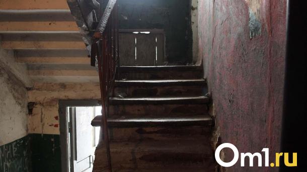 «Засыпали в куртках»: студенты пожаловались на холод в общежитии омского колледжа