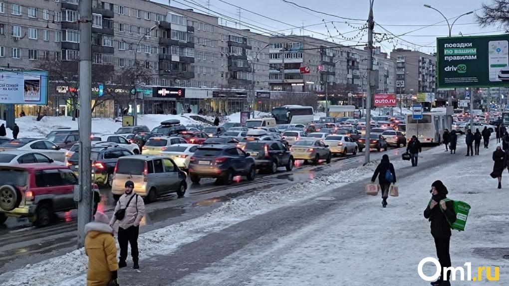 Пробки в 10 баллов парализовали движение в Новосибирске