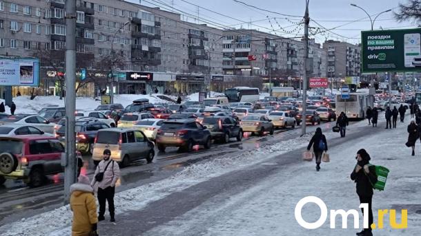 Пробки в 10 баллов парализовали движение в Новосибирске