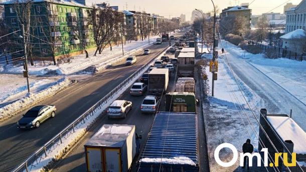 Вечером в пятницу Омск встал в десятибалльные пробки