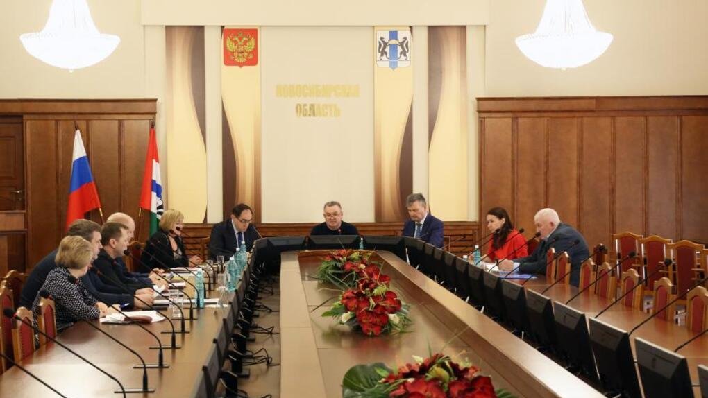 Депутаты Заксобрания Новосибирской области обсудили ход контрактации дорожных объектов на сезон 2023 года