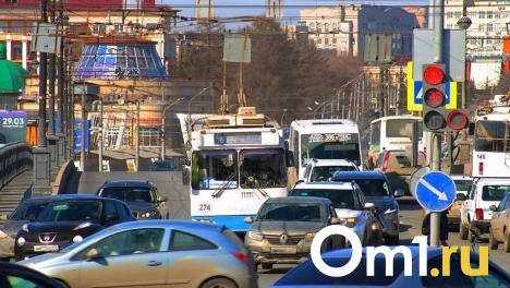 В Омске установят умные светофоры и радиолокационные датчики для улучшения движения