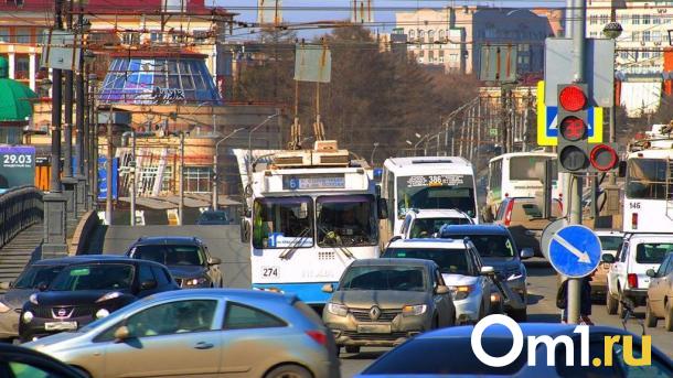В Омске установят умные светофоры и радиолокационные датчики для улучшения движения