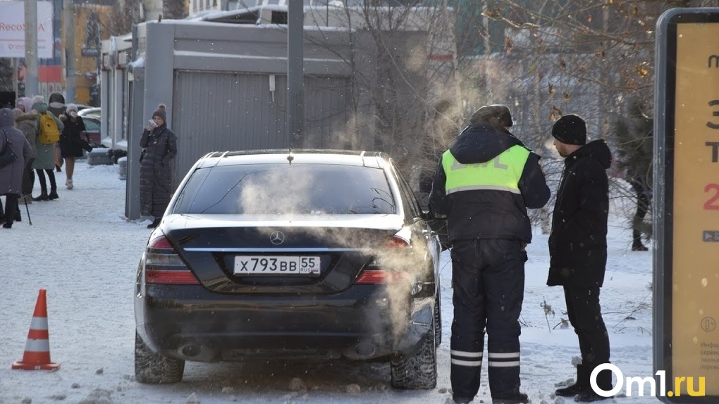 Новости дня 6 февраля. Транспортные происшествия в Омске. Нарушение ПДД В Италия. Машины 22 года.