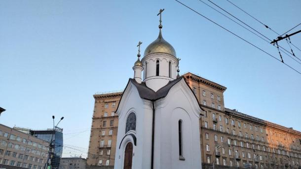 Новосибирск отметил столетие центральной часовни на Красном проспекте