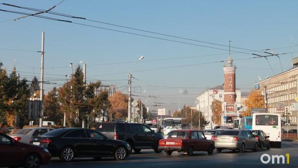 В мае на четыре дня ограничат движение автомобилей по омским улицам. Карта