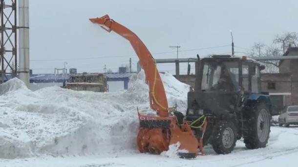 Администрацию Болотного через суд заставили купить новую снегоуборочную технику