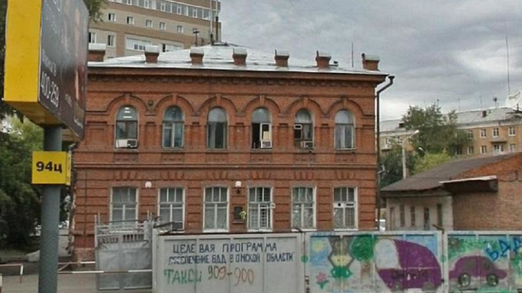 Сын главного врача МСЧ-9 купил историческое здание в центре Омска за 16 миллионов
