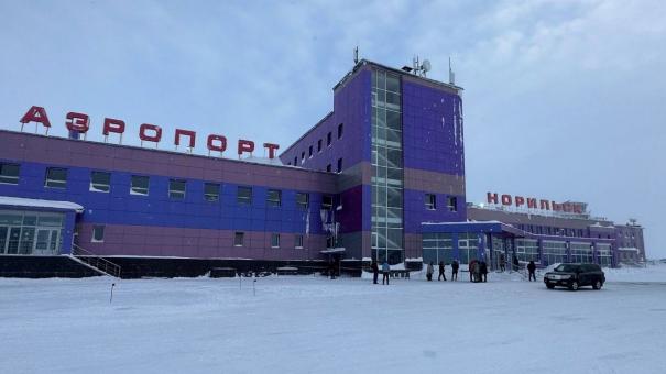 Рейс Новосибирск — Норильск задерживают почти на сутки из-за погодных условий