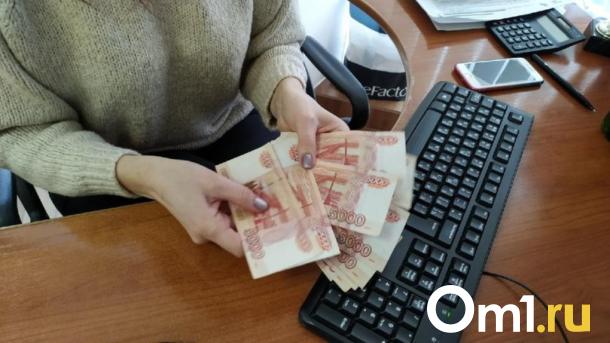 В Омске ищут участкового терапевта на зарплату в 100 тысяч рублей