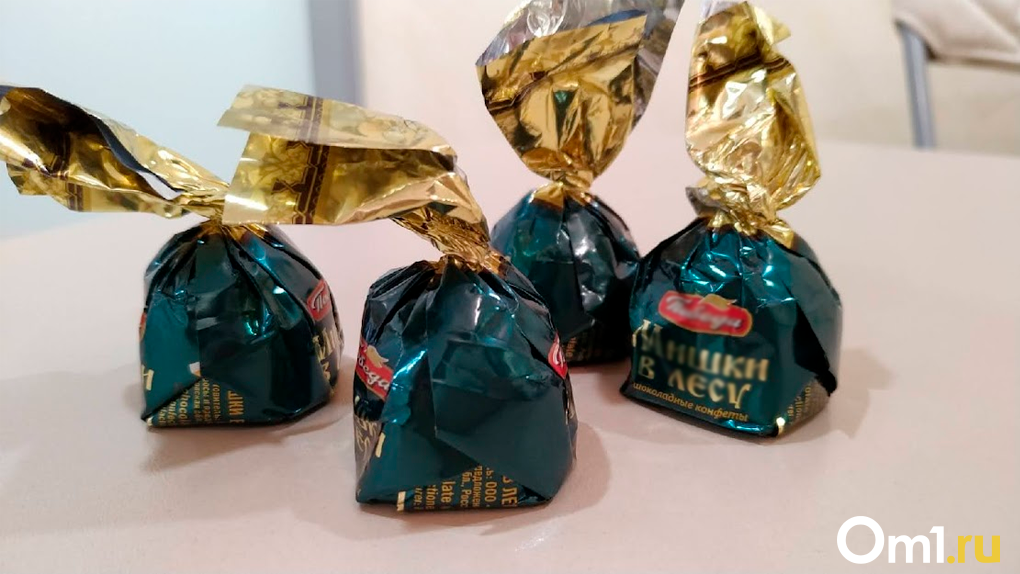 Новосибирский отец-должник подарил детям конфеты вместо алиментов