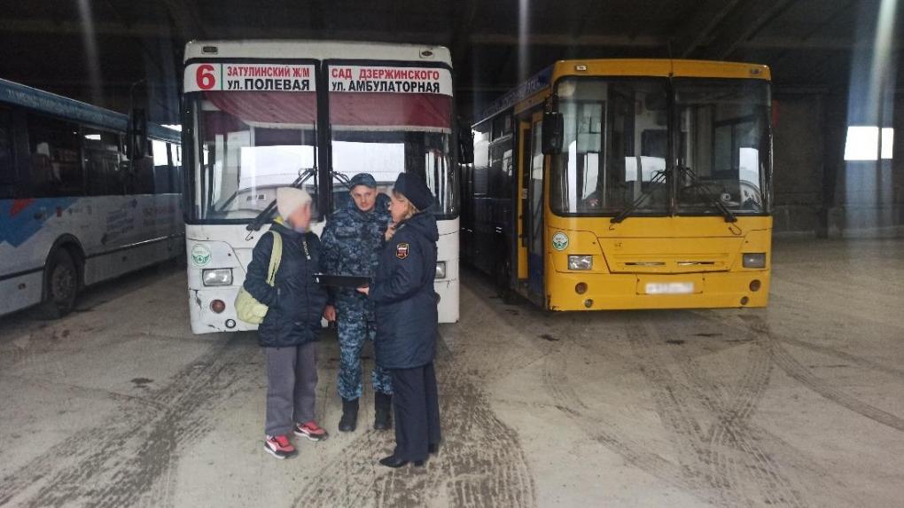 В Новосибирске арест автобусов сподвиг должницу на срочное погашение долга