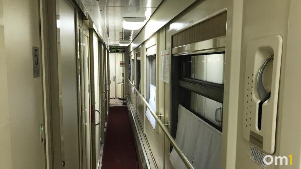 Жительница Новосибирска отсудила 300 тысяч рублей за падение в поезде