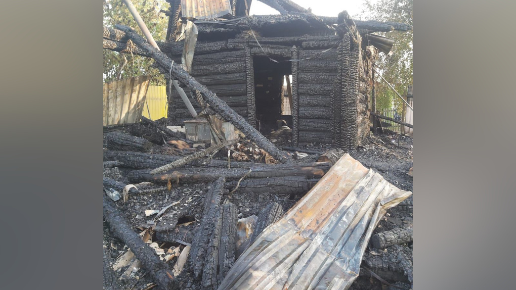 Сгорела вся семья: родители и двое детей погибли в страшном пожаре под Новосибирском