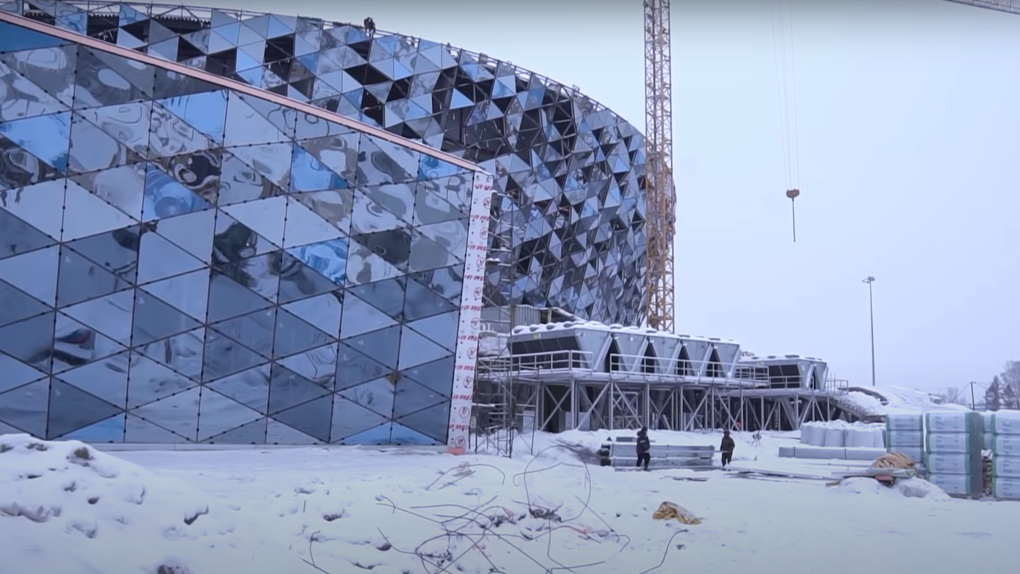 Губернатор Новосибирской области провёл экскурсию по стройплощадке нового ЛДС