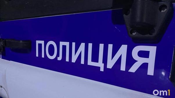 Ограбили сразу четверых: в омском кафе несколько посетителей лишились денег и телефонов