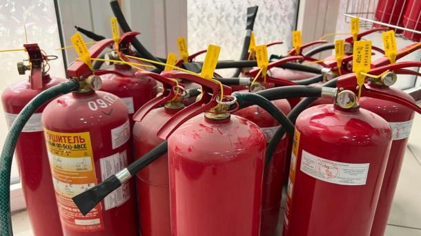 Восемь пожаров ликвидировали новосибирские пожарные за сутки