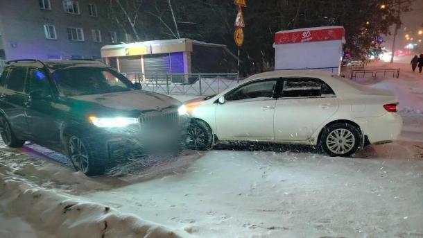 Смертельное ДТП унесло жизнь водителя Toyota в Дзержинском районе Новосибирска