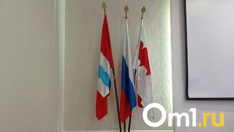 В правительство Омской области открыты вакансии с зарплатой до 90 тысяч рублей