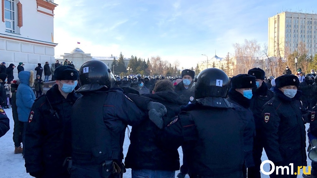 Отставка правительства, режим ЧП и стрельба. Что происходит в Казахстане? Обновляется