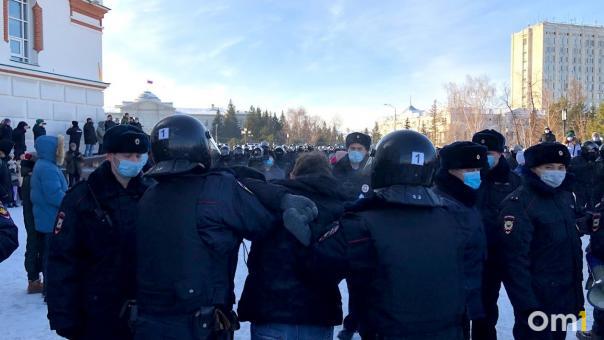 Отставка правительства, режим ЧП и стрельба. Что происходит в Казахстане? Обновляется