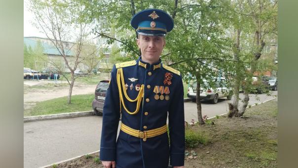 Бросивший семью 30 лет назад омич получил выплаты за погибшего на Украине сына